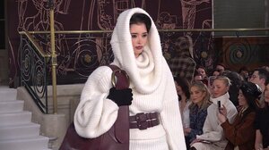 London Fashion Week: Ξεχώρισαν οι δημιουργίες του αείμνηστου Paul Costelloe