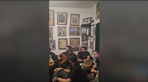 «Η ζωή είναι λίγη και λήγει…Ζήστε την κάθε σας στιγμή» - η όμορφη μουσική παρέα στο Περαχώρι 