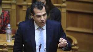 Κόντρα στη Βουλή για την τραγωδία στη Χίο: επίσημη ενημέρωση ζητά η αντιπολίτευση