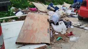 Ζήτημα καθαριότητας σε χώρο δίπλα σε δημοτικό σχολείο