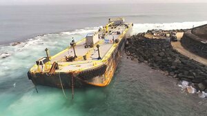 Τεράστια πετρελαιοφόρος φορτηγίδα έπεσε στην ακτή του Πουέρτο Ρίκο