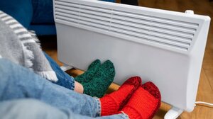 Eurostat: Σχεδόν 2 στους 10 Έλληνες δεν μπορούν να διατηρήσουν το σπίτι τους ζεστό