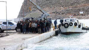 Επιχείρηση στη Γαύδο για εκατοντάδες παράτυπους μετανάστες - Αλλεπάλληλα τα περιστατικά στην Κρήτη