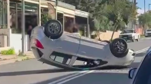 Ηράκλειο: Τούμπαρε αυτοκίνητο στην Ούλοφ Πάλμε 