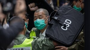 Χονγκ Κονγκ: Είκοσι χρόνια κάθειρξη στον πρώην μεγιστάνα του Τύπου Τζίμι Λάι