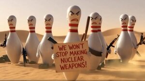 Οι ΗΠΑ κάνουν «strike» στο Ιράν: Το βίντεο που ανέβασε ο Λευκός Οίκος δείχνει τους Ιρανούς σαν κορίνες του bowling