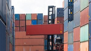 Πόλεμος στη Μέση Ανατολή: Έμμεσες οι επιπτώσεις στις κρητικές εξαγωγές λόγω ανόδου των τιμών στα καύσιμα