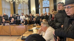 Δημοτικό Συμβούλιο: Ηχηρό "όχι" στην εγκατάσταση δομής μεταναστών στις Μαλάδες