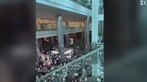 Χάος στο αεροδρόμιο του Ντουμπάι: Εγκλωβισμένοι μετά την αναστολή πτήσεων 