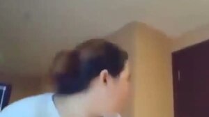 Ντουμπάι: Ιρανικός πύραυλος χτυπά πολυκατοικία την ώρα που μια γυναίκα κάνει live στο ίντερνετ