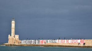 Αντιπολεμικές συγκεντρώσεις σε Ηράκλειο, Χανιά και Ρέθυμνο: "Έξω η Ελλάδα από τη σφαγή"