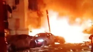 Πύραυλος από το Ιράν έπληξε το Ισραήλ: Εικόνες καταστροφής στο Τελ Αβίβ - Βίντεο