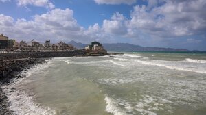 Γενικά αίθριος καιρός, πρόσκαιρες νεφώσεις και ασθενείςτοπικές βροχές στη βόρεια Κρήτη