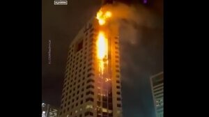 Κουβέιτ: Στις φλόγες ουρανοξύστης μετά από επίθεση drone – Συγκλονιστικό βίντεο