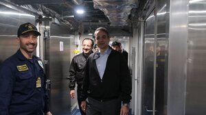 Κυριάκος Μητσοτάκης και Νίκος Χριστοδουλίδης επισκέφθηκαν τη φρεγάτα «Κίμων»
