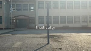 Θεσσαλονίκη: Άγνωστοι πέταξαν 7 μολότοφ σε αυλή σχολείου 