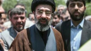 «Το όνομα Χαμενεΐ θα συνεχισθεί»: Πιο σκληρός από τον πατέρα ο γιος – Πώς πέρασε από τη σκιά στην εξουσία