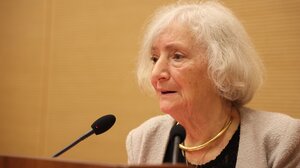 Για την Ασπασία Παπαδοπεράκη και το έργο της