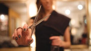 Ποινή φυλάκισης 22 μηνών στη μάνα που κούρεψε την κόρη της μετά από καβγά