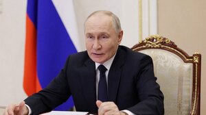 Politico: Γιατί ο Πούτιν είναι ο πραγματικός κερδισμένος από τον πόλεμο στη Μέση Ανατολή