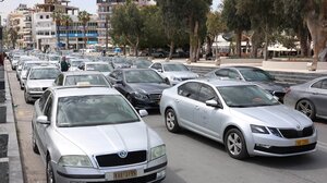 Έντονη η διαμαρτυρία των ταξιτζήδων για τη στήριξη της Περιφέρειας στο σωματείο εκμισθωμένων οχημάτων με οδηγό