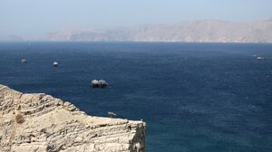 Παγκόσμιο χάος στις θαλάσσιες και αεροπορικές μεταφορές