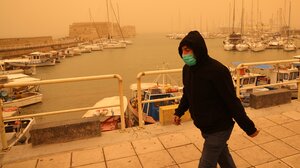 Αυξάνονται τα περιστατικά αναπνευστικών προβλημάτων στα νοσοκομεία - «Σιωπηλή» απειλή η αφρικανική σκόνη