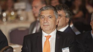 Ο Γιώργος Πατούλης και η Νάνσυ Κοιλού ανεβαίνουν σήμερα τα σκαλιά της εκκλησίας