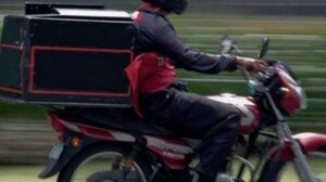 Διανομέας δέχτηκε επίθεση με πέτρες