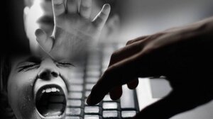 Υπόθεση πορνογραφίας ανηλίκου: Τι δείχνουν τα βίντεο με τη συμμετοχή του πατέρα