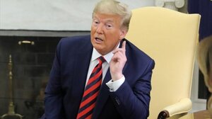 ΗΠΑ: Ο Τραμπ αστειεύτηκε σχετικά με την εγκατάσταση «πυρηνικών πυραύλων» στη στέγη του Λευκού Οίκου