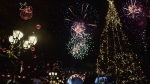 Ο πλανήτης οδεύει προς το 2025 ανάμεσα σε ελπίδες για ειρήνη 