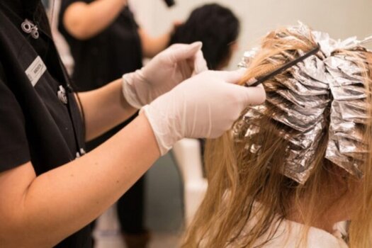 Αποκριάτικη γιορτή και κοπή πίτας από τους κουρείς και κομμωτές του Ηρακλείου