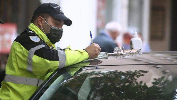 Έτρεχε με έτρεχε 191 χλμ και πιάστηκε στις «δαγκάνες» της Τροχαίας