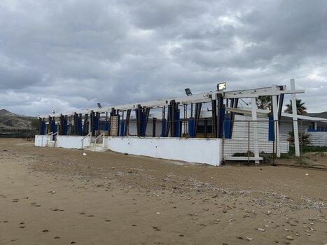 Φώτα αναμμένα και τον χειμώνα στην Πλαζ Καρτερού