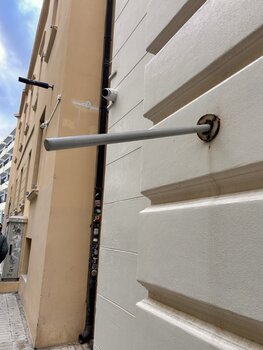 «Ένας επικίνδυνος σιδερένιος πάσσαλος στο κέντρο του Ηρακλείου»