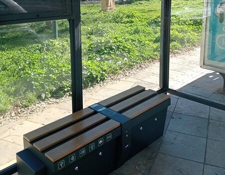 Ντρέπεσαι να... κάτσεις στη νέα στάση λεωφορείου!