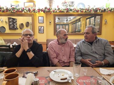 ΕΑΚΗ, τραπέζι