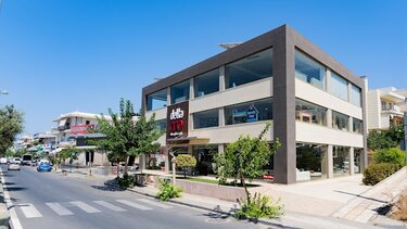 Πιτσουλάκης Ρομπογιαννάκης, μαγαζί