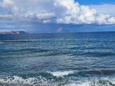 Ουράνιο τοξο θάλασσα Γούβες