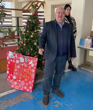 Secret Santa, Πρωτοβάθμια