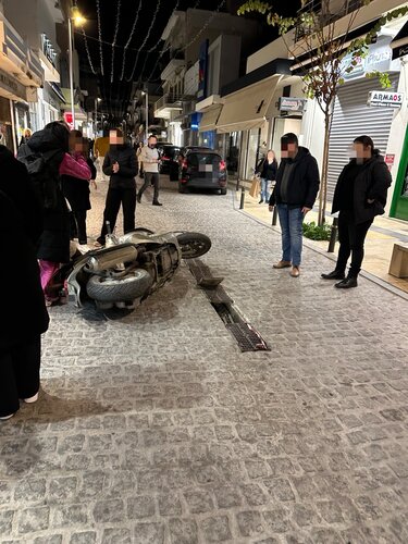 μηχανή πεσμένη