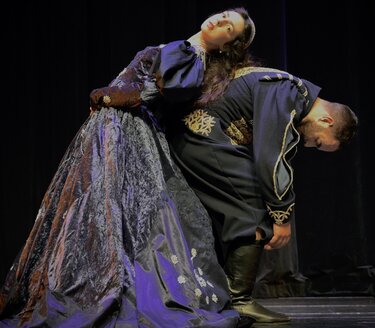 Πολιτιστικό Κέντρο, παράσταση