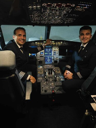 Πρώτη πτήση, Πιλοτήριο, Aegean