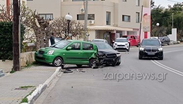 Χανιά: Σφοδρή σύγκρουση - Διαλύθηκαν τα αυτοκίνητα!