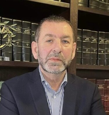  Γιώργος Στειακάκης