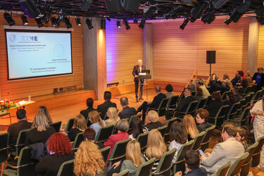 Δήμαρχος, Συμπόσιο