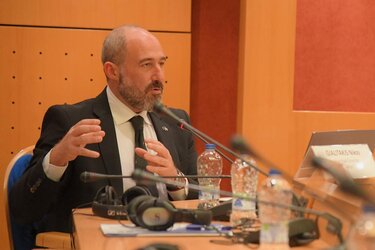 αντιδημαρχος