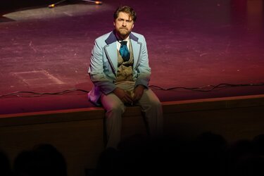 Δημήτρης Λάλος, παράσταση