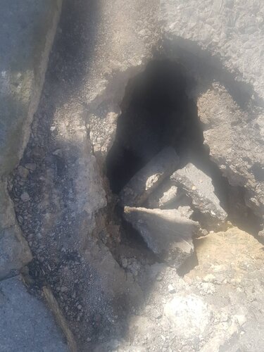 Οδός Βορεάδη, τρύπα